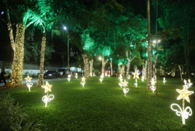 Prefeitura inaugura iluminação do Natal Estrelado no Campo de São Bento