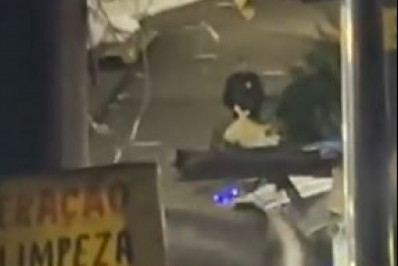 Vídeo: PMs são flagrados carregando suspeito baleado no Complexo da Pedreira