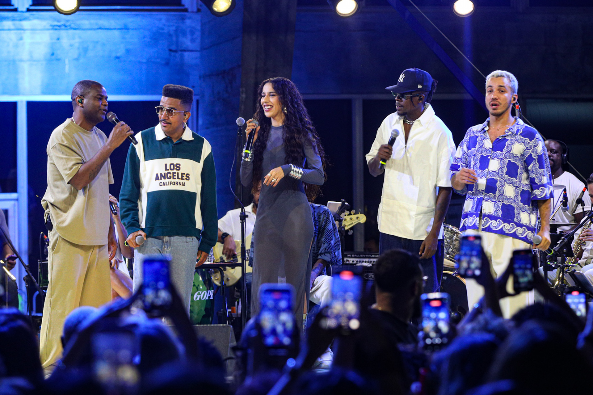 Pretinho da Serrinha recebe Os Garotin e Marina Sena no palco - Victor Chapetta / BrazilNews