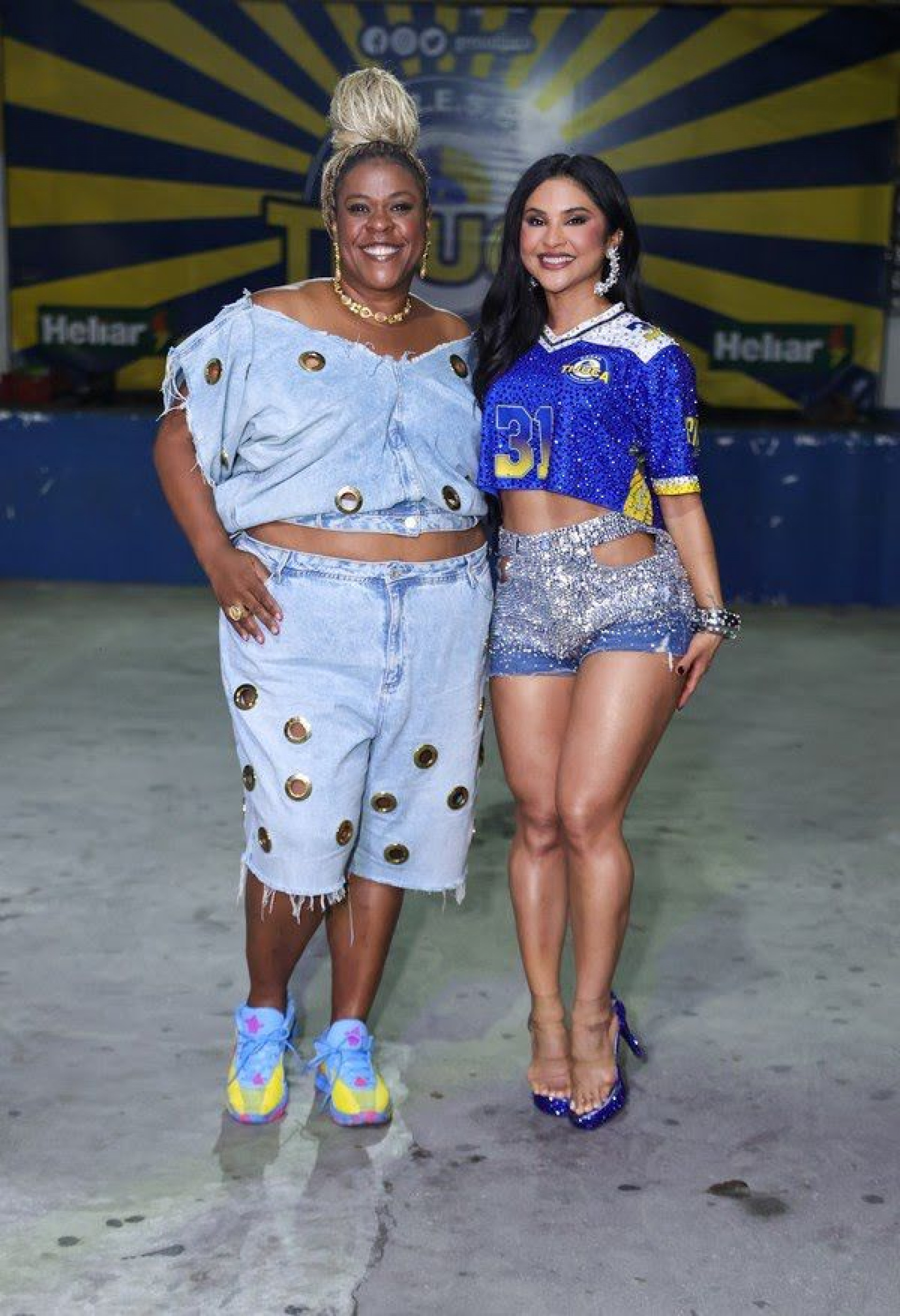 Mileide Mihaile e Cacau Protasio sambam juntas em ensaio de rua da Unidos da Tijuca - Divulgação / Mariana Machado/ Michael Ribeiro