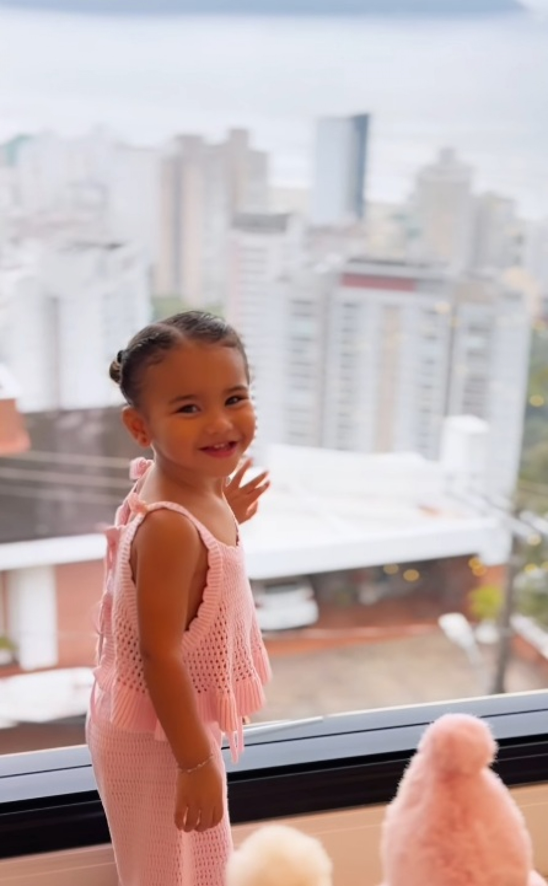 Mavie acompanha arrumação - Reprodução / Instagram