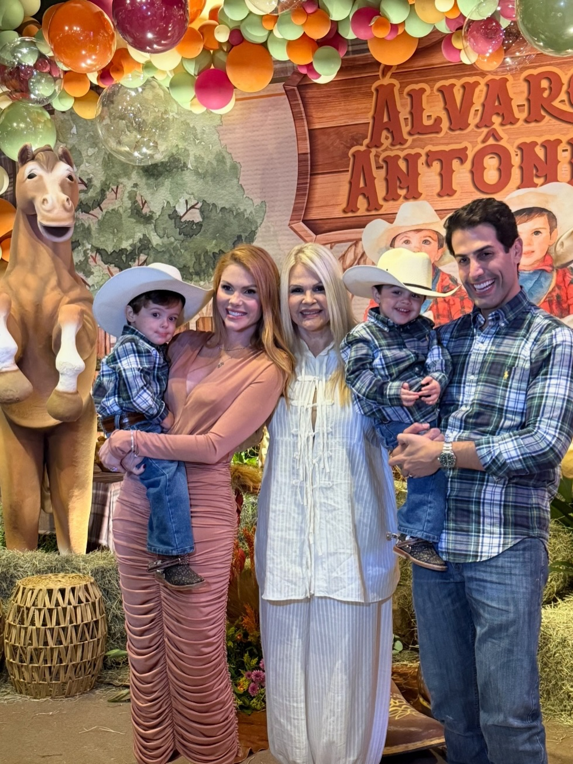 Monique Evans marcou presen&ccedil;a na festa de anivers&aacute;rio dos netos  - Reprodu&ccedil;&atilde;o/Instagram 