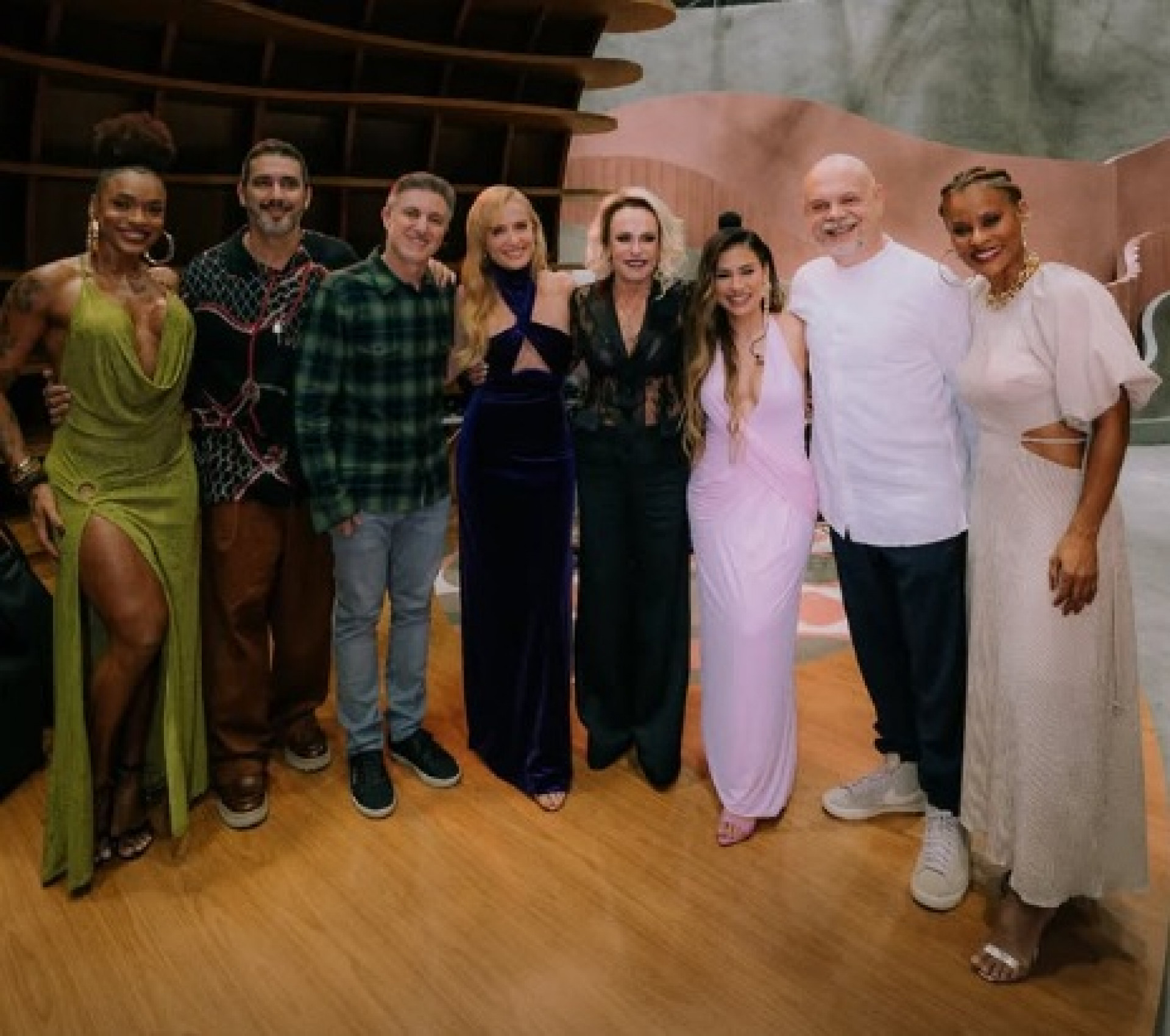 Patrícia Ramos, André Marques, Luciano Huck, Angélica, Ana Maria Braga, Simone Mendes, Victor Stirnimann e Aline Wirley
 - Reprodução / Instagram