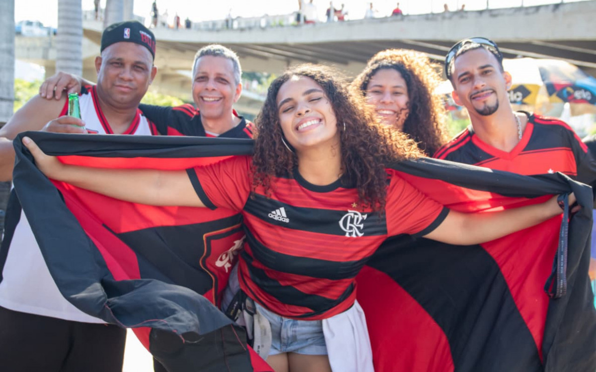 Torcedora fan&aacute;tica do Flamengo, Yasmin Barbosa foi ao Maracan&atilde; com a fam&iacute;lia