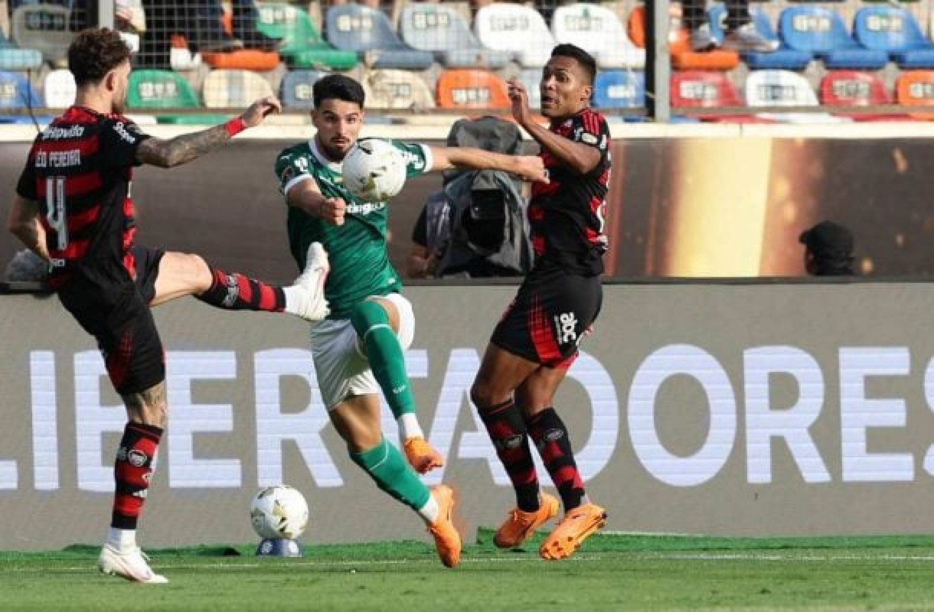 Flaco Lopez lamenta vice e diz que Palmeiras precisa “levantar a cabe&ccedil;a”