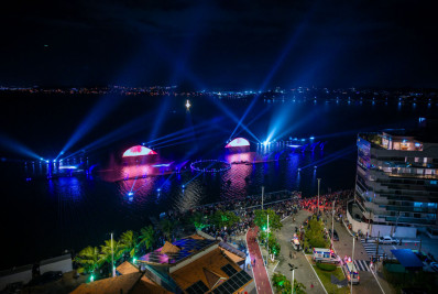 Lagoa vira palco de magia e emociona público na estreia das Águas Dançantes em Macaé