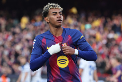 Lamine Yamal diz que não pensa na Bola de Ouro: 'Só quero aproveitar com o Barcelona'