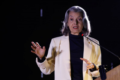 'Ditadura é como erva daninha que precisa ser cortada', diz ministra Carmén Lúcia