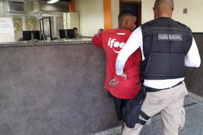 Entregador é preso por roubar cordão de ouro de turista espanhola de 87 anos na Tijuca