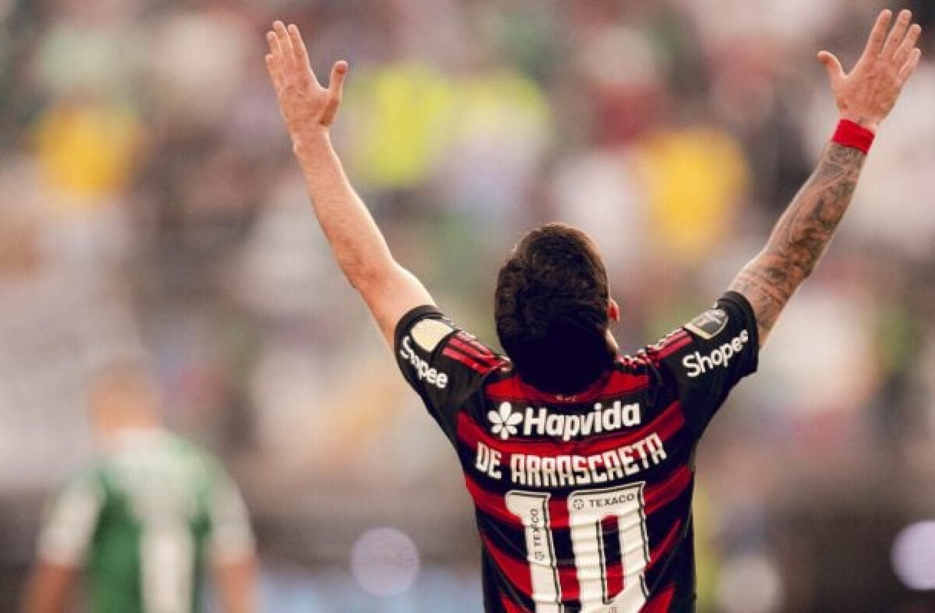 Arrascaeta ainda n&atilde;o fala em dobradinha do Flamengo: “S&oacute; penso em comemorar”