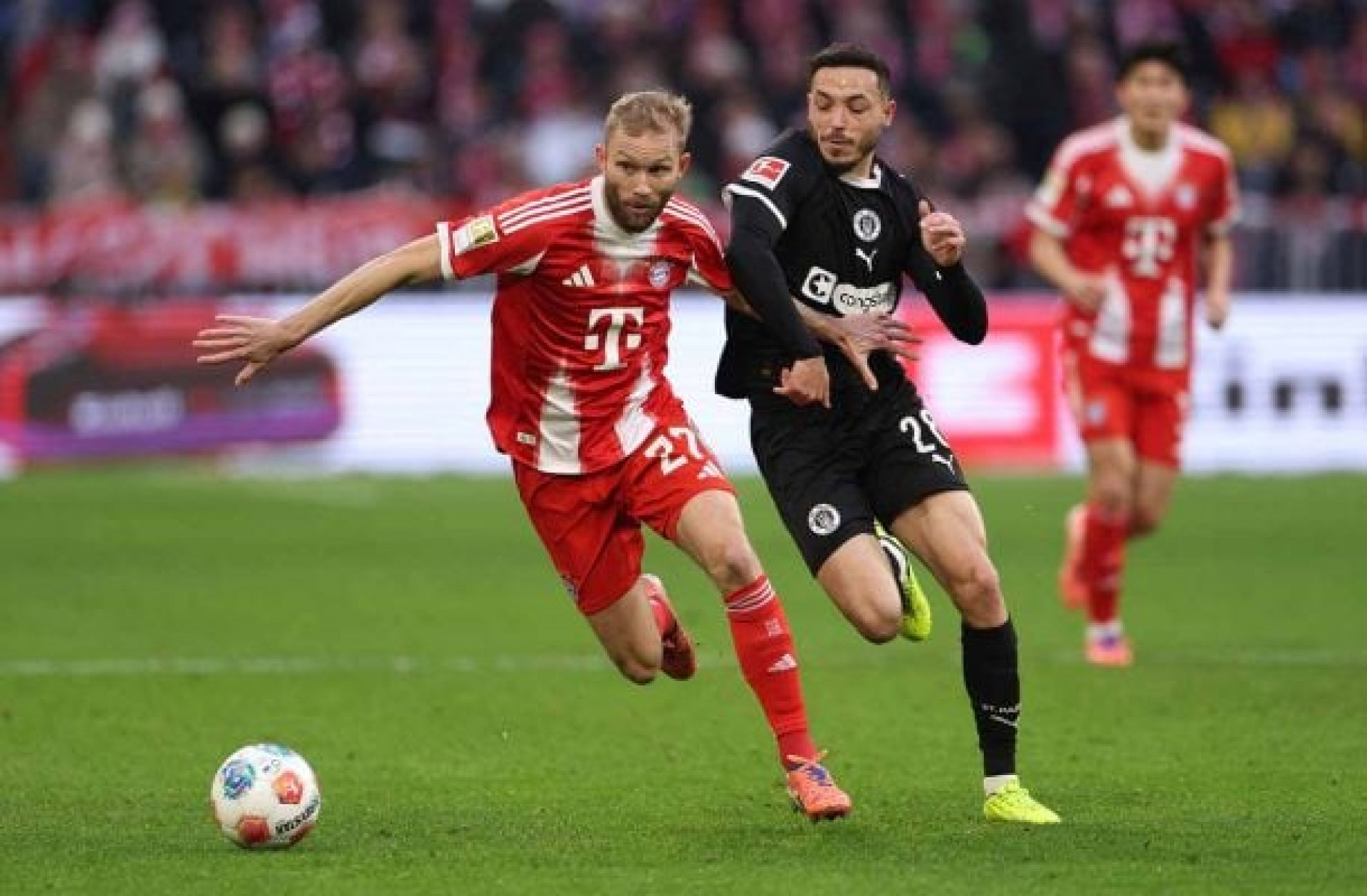 Bayern Munique sofre para garantir vit&oacute;ria nos acr&eacute;scimos sobre o Saint Pauli