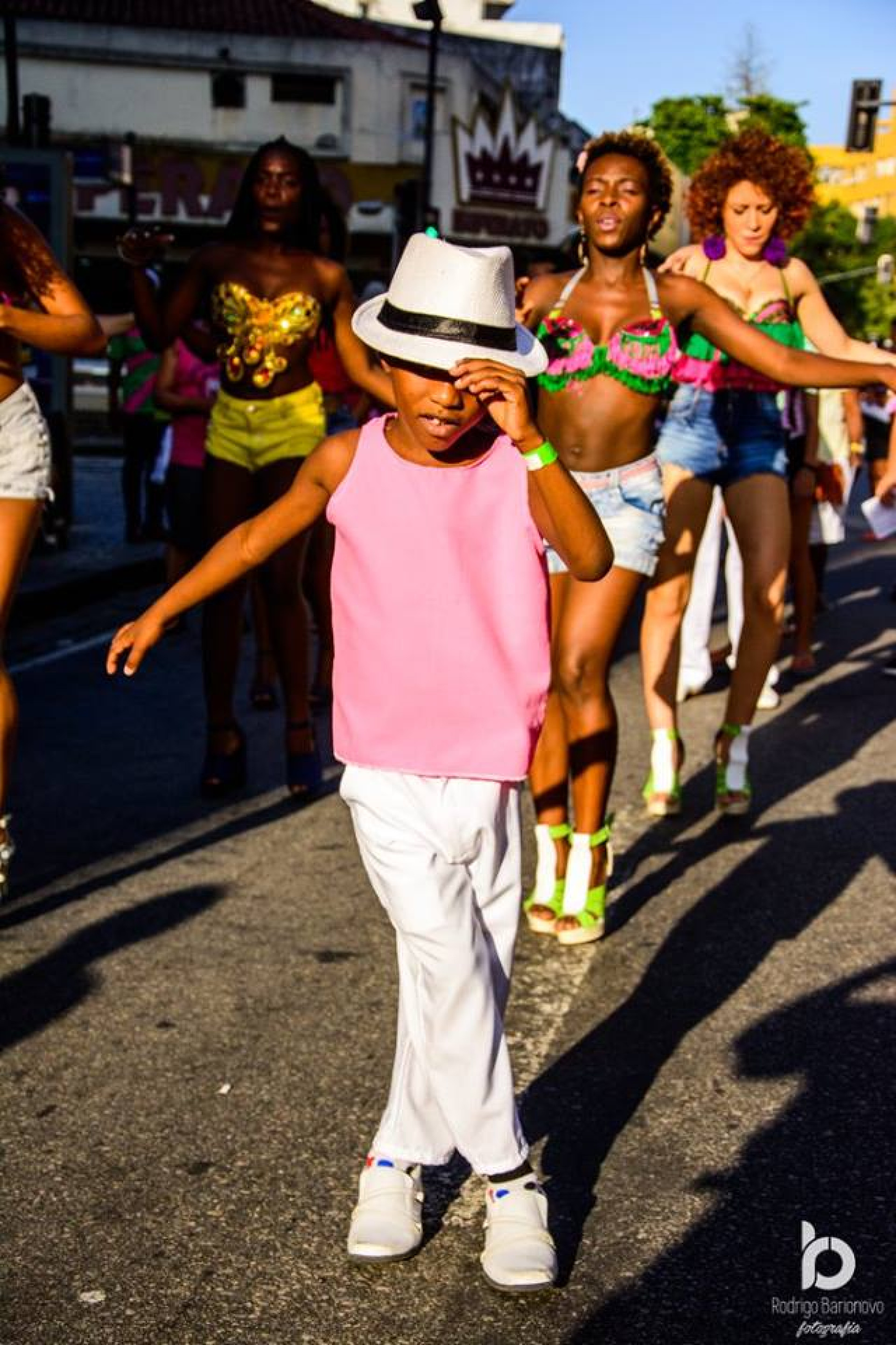 Passista mirim da Escola Lins Imperial