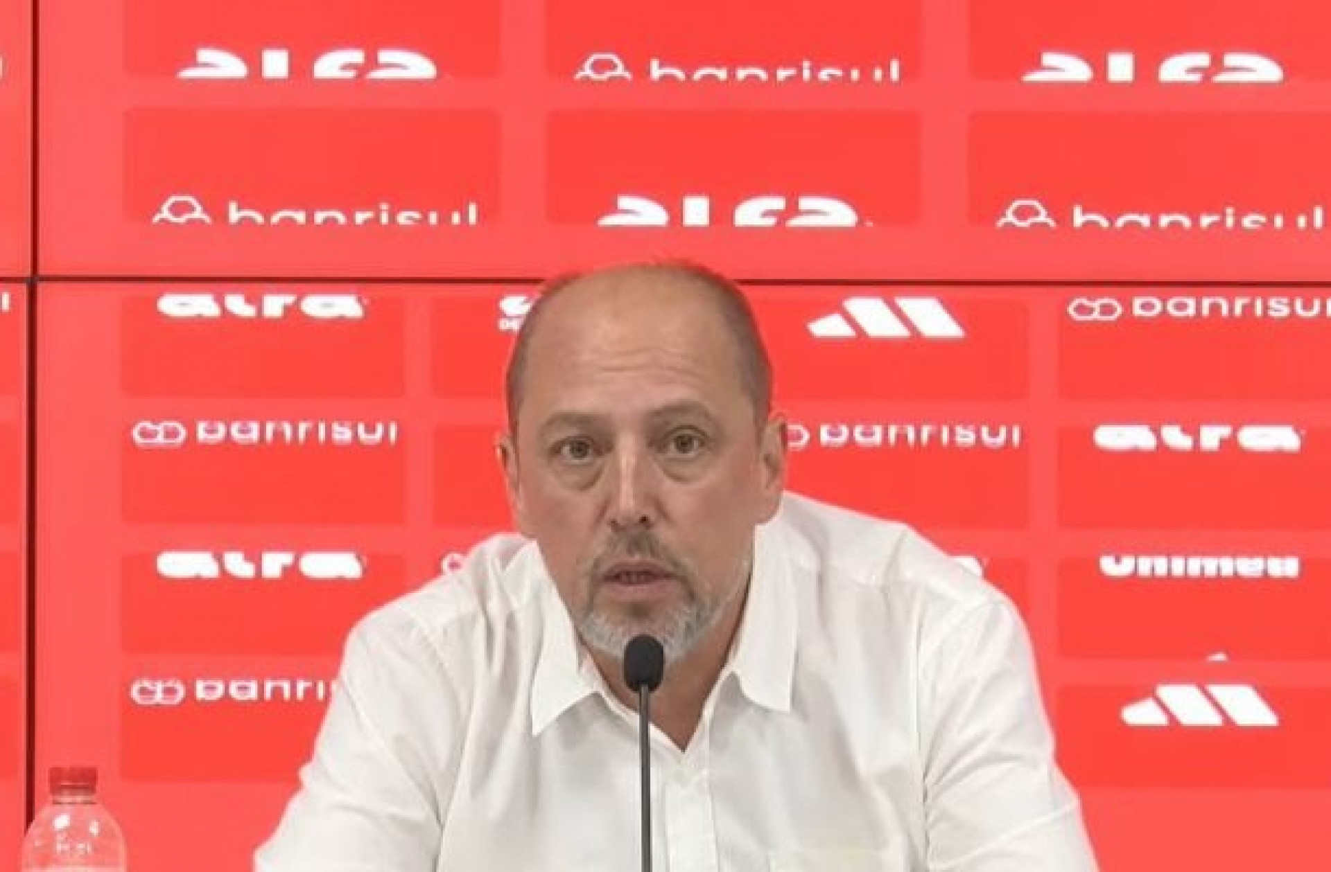 “A gente n&atilde;o vai cair”, afirma presidente do Inter sobre possibilidade clara de rebaixamento