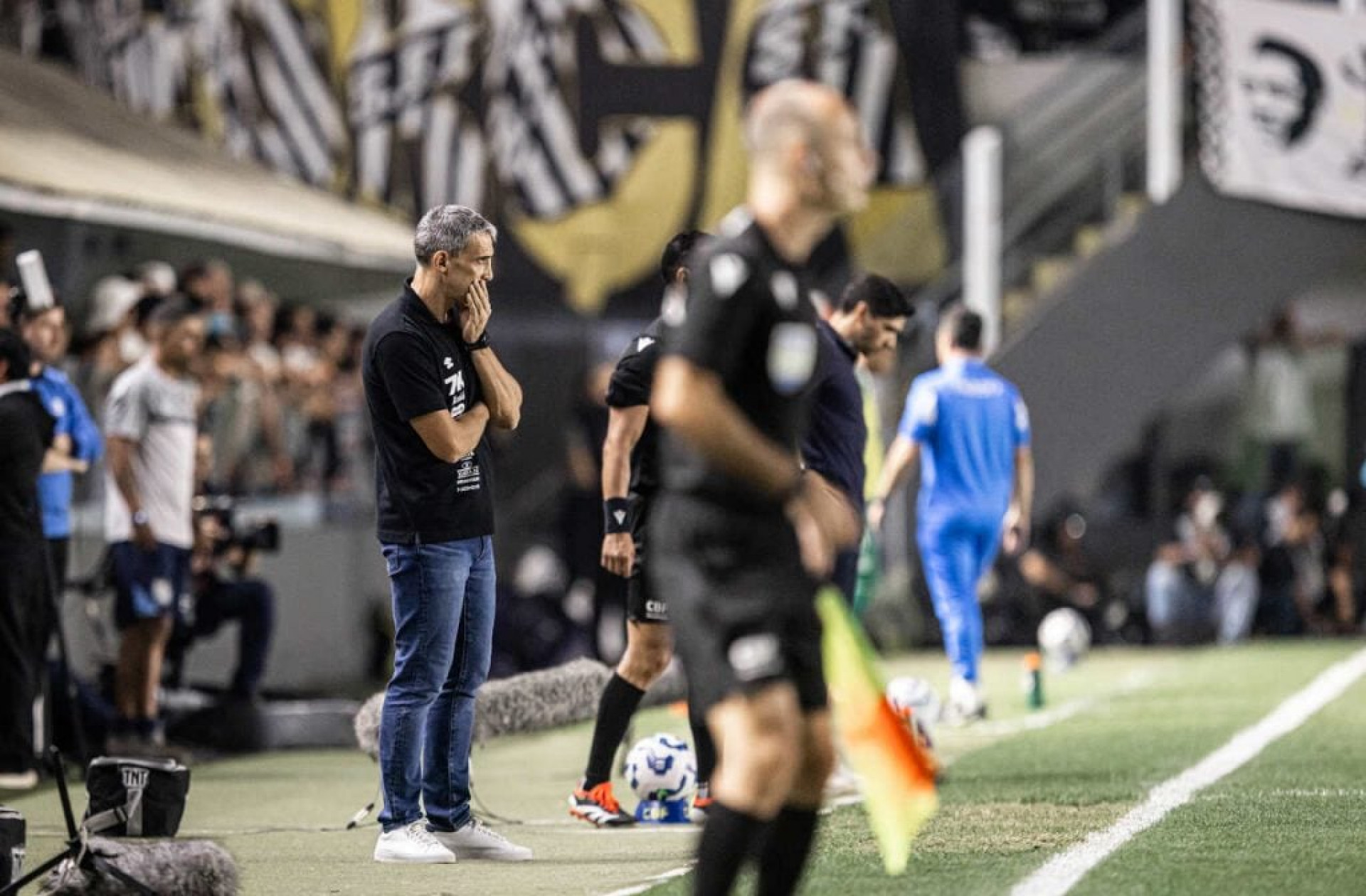 Vojvoda explica altera&ccedil;&otilde;es no Santos e destaca comprometimento de Neymar