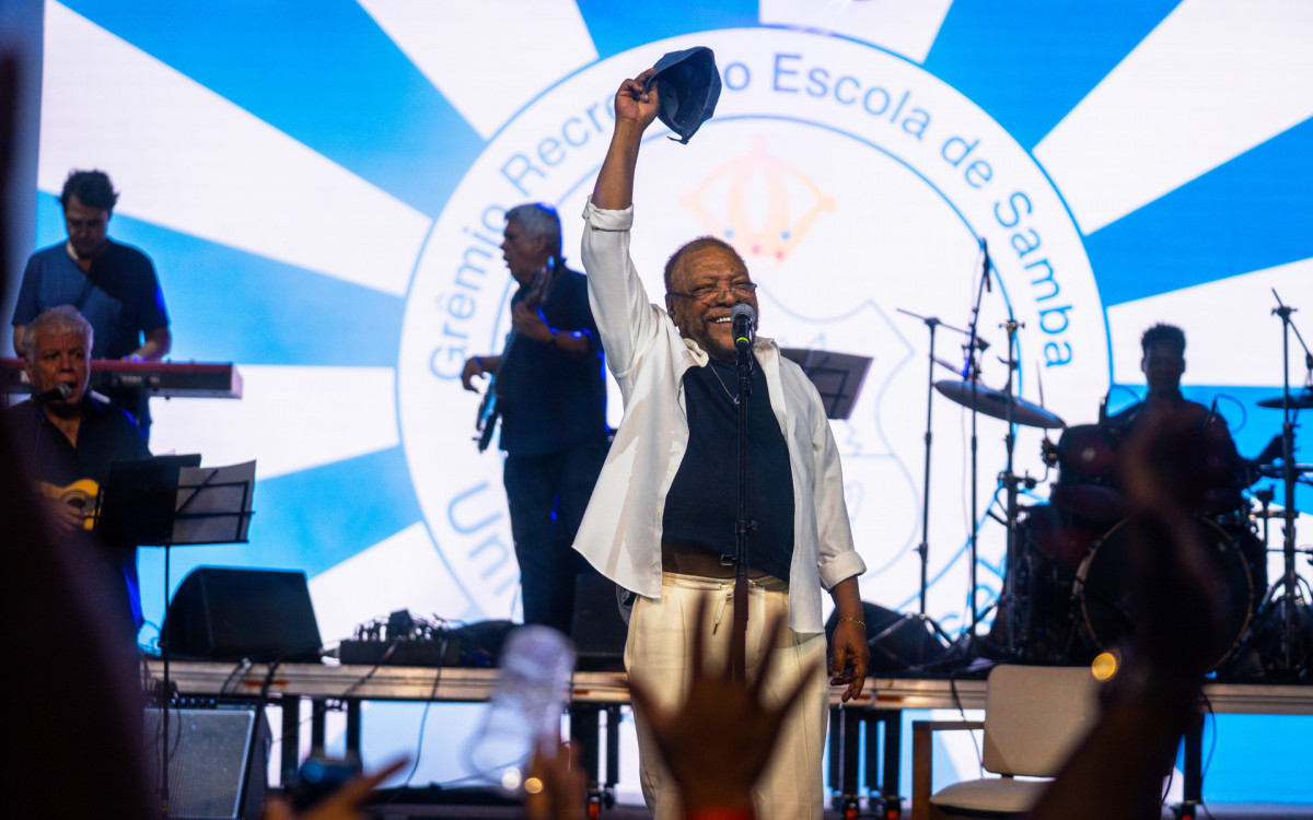 Martinho da Vila é o show principal do segundo dia dos mini desfiles na Cidade do Samba