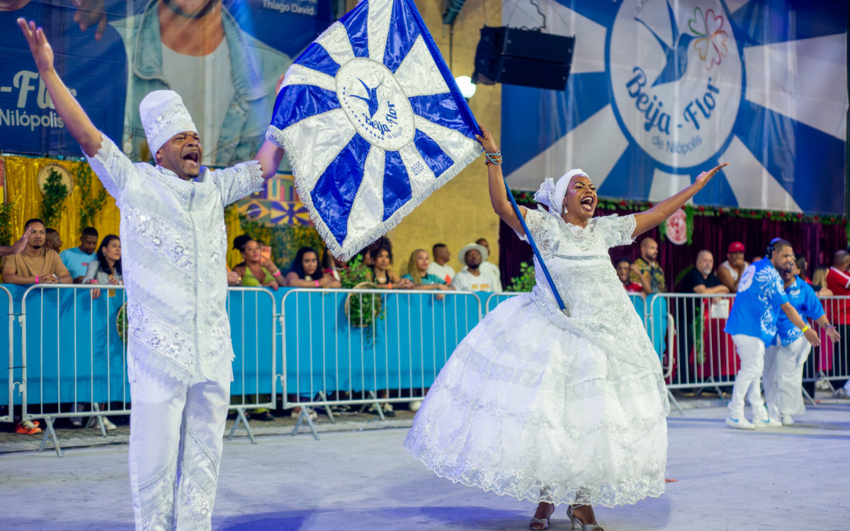 Mestre-sala e porta-bandeira da Beija-Flor, Claudinho e Selminha Sorriso