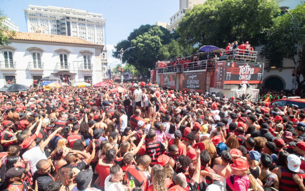 Festa da torcida do Flamengo para comemorar o tetracampeonato da Libertadores, no Centro do Rio
