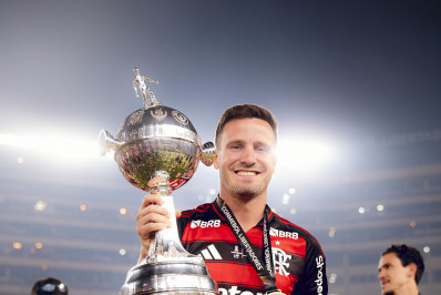 Saúl se impressiona com a torcida do Flamengo em final: 'Nunca tinha vivido isso'