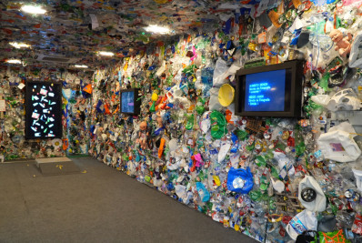 Praça do Zé Garoto recebeu exposição Lixúria, que une arte e educação ambiental