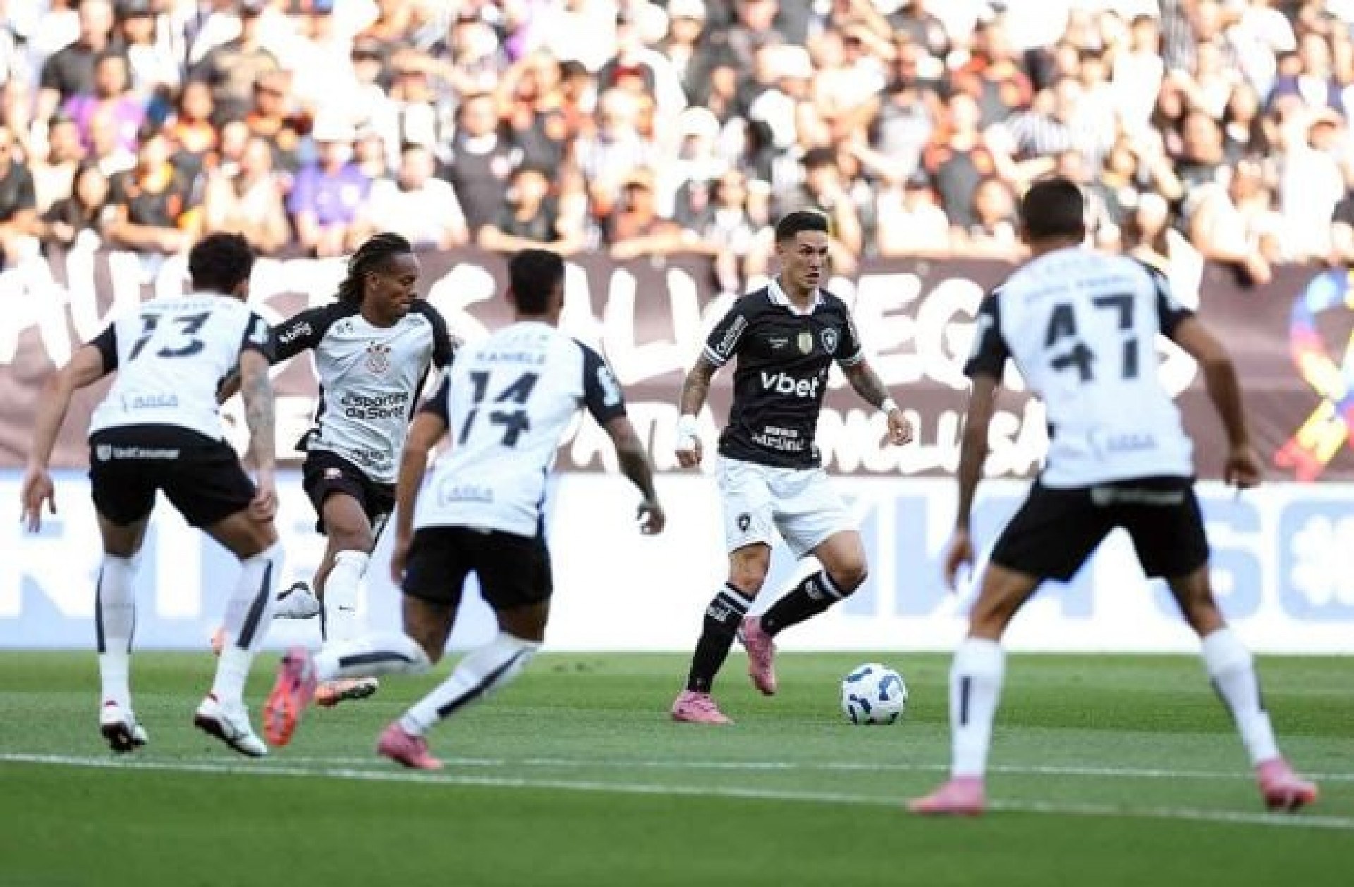 Botafogo terá desfalques para enfrentar o Cruzeiro no Mineirão