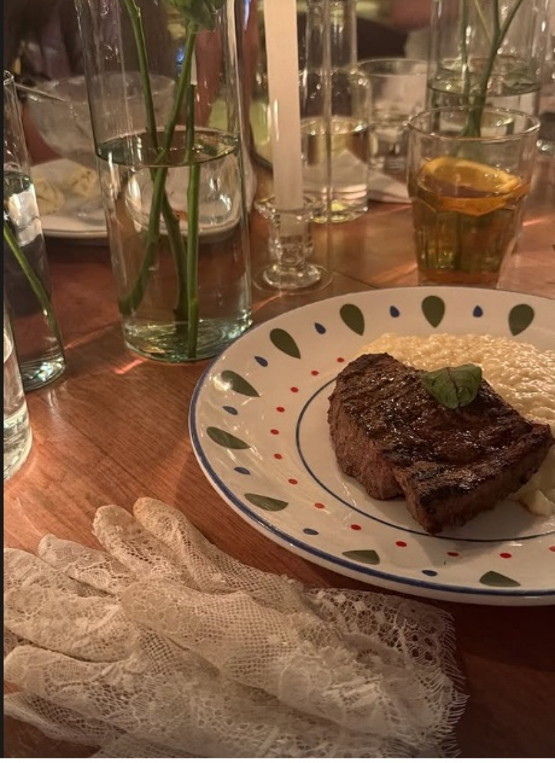 Detalhe da comida no aniversário de Deborah Secco - Reprodução / Instagram