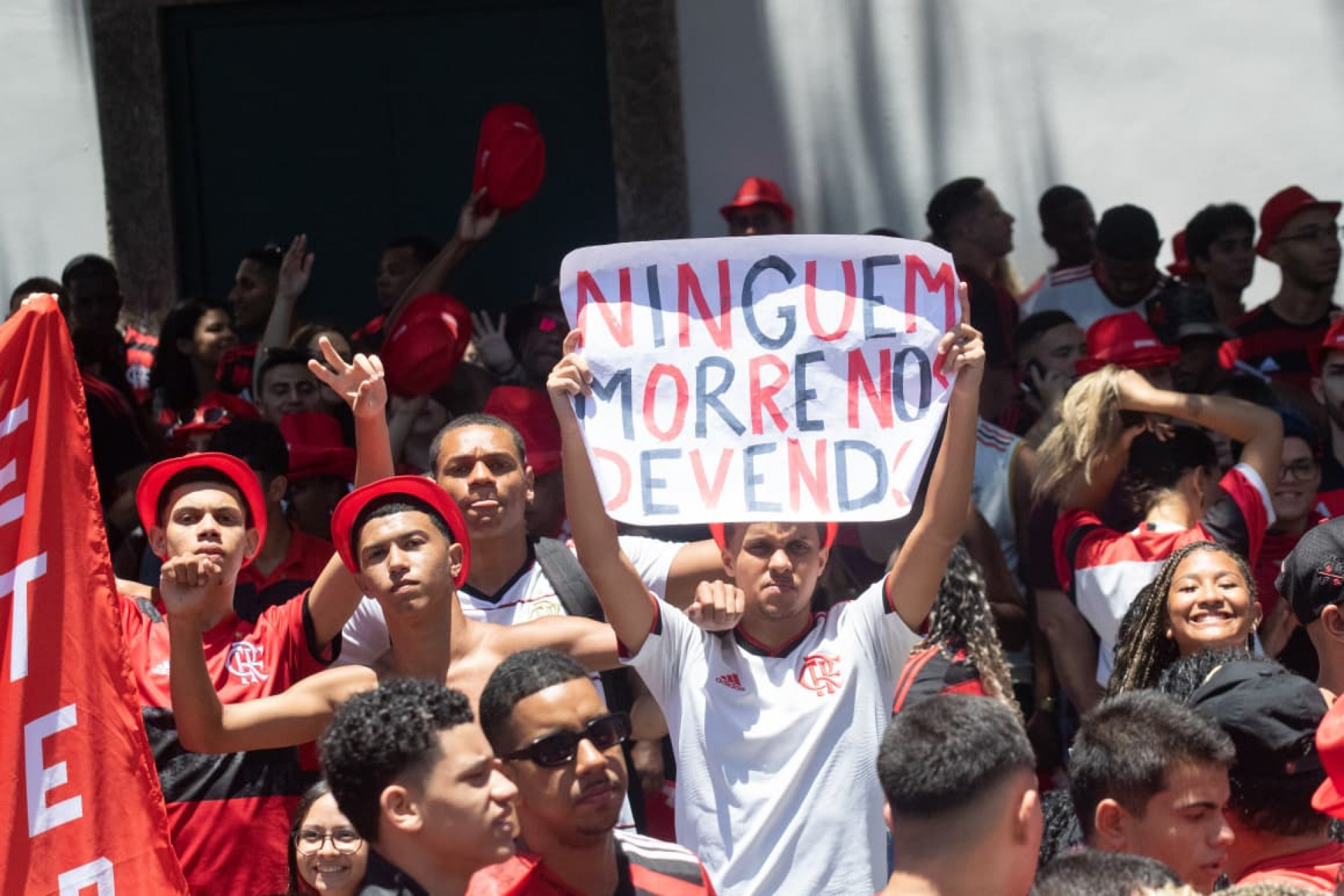 Multidão de torcedores do Flamengo celebra o tetra da Libertadores - Érica Martin / Agência O Dia