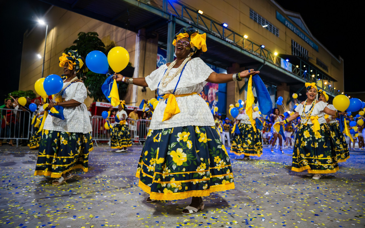Paraíso do Tuiuti abre último dia dos mini desfiles na Cidade do Samba