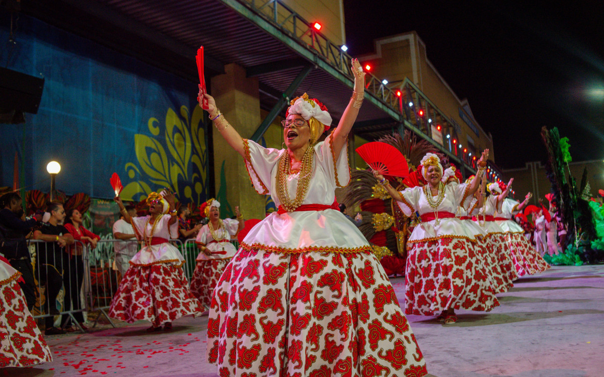 Salgueiro encerra último dia dos mini desfiles na Cidade do Samba
