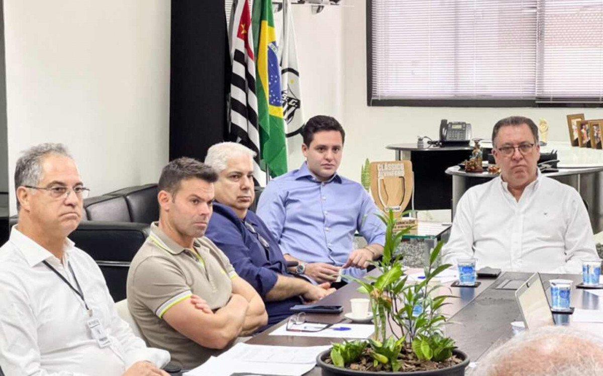 Santos projeta aumento de receita, mas prevê déficit de R$ 94 milhões para 2026