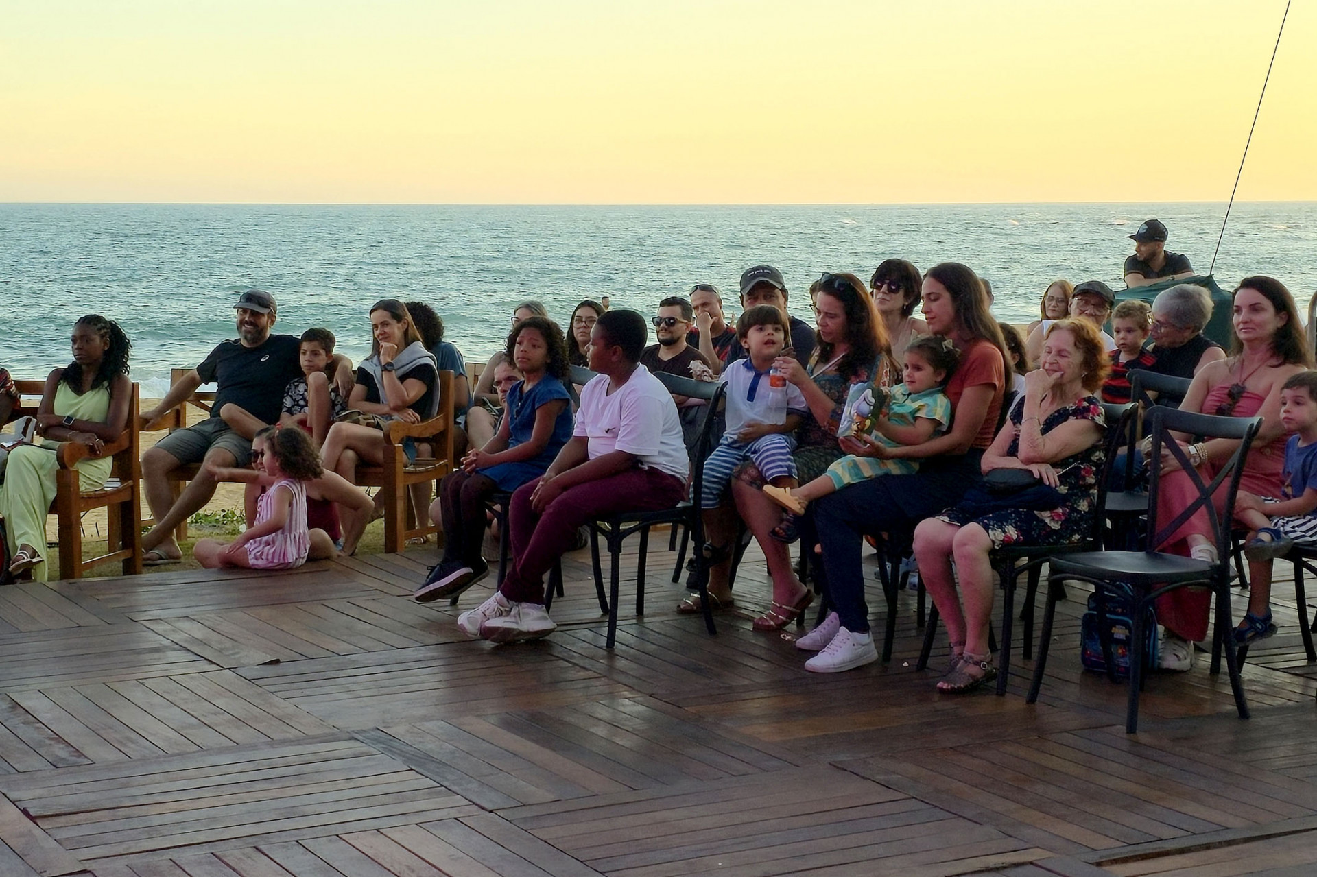 A Vila do Noel em Macaé traz luzes, música e magia para aquecer o espírito natalino de quem visita - Foto: Divulgação