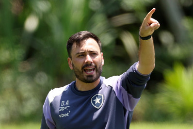 Botafogo mostra confiança nos goleiros e não deve buscar reforços para a posição em 2026