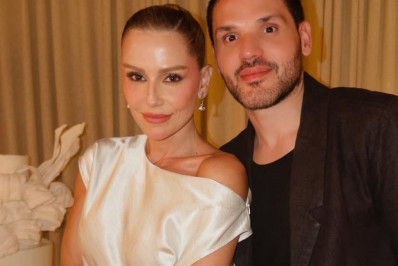 Deborah Secco aparece com o namorado em fotos de aniversário 