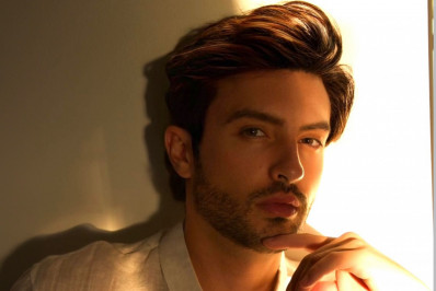 Haysam Ali encara nudez e emoção em nova montagem de 'Angels in America' nos EUA