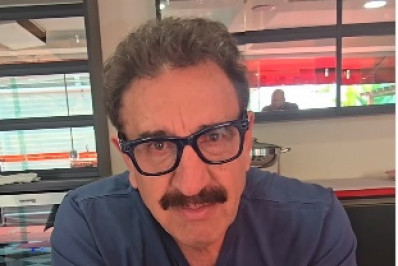 Vídeo: Ratinho mostra anel dado por Silvio Santos: 'Um símbolo'