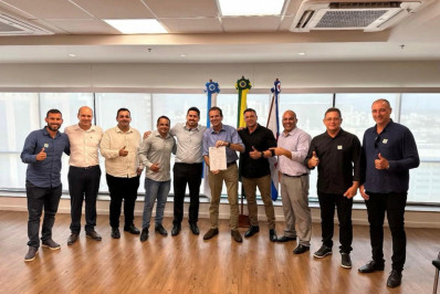 Eduardo Paes recebe secretário de Governo e vereadores de Arraial do Cabo