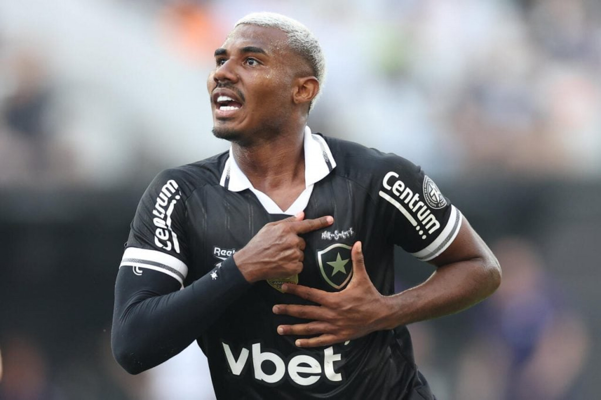 Cuiabano iguala Artur e assume artilharia do Botafogo no Brasileirão