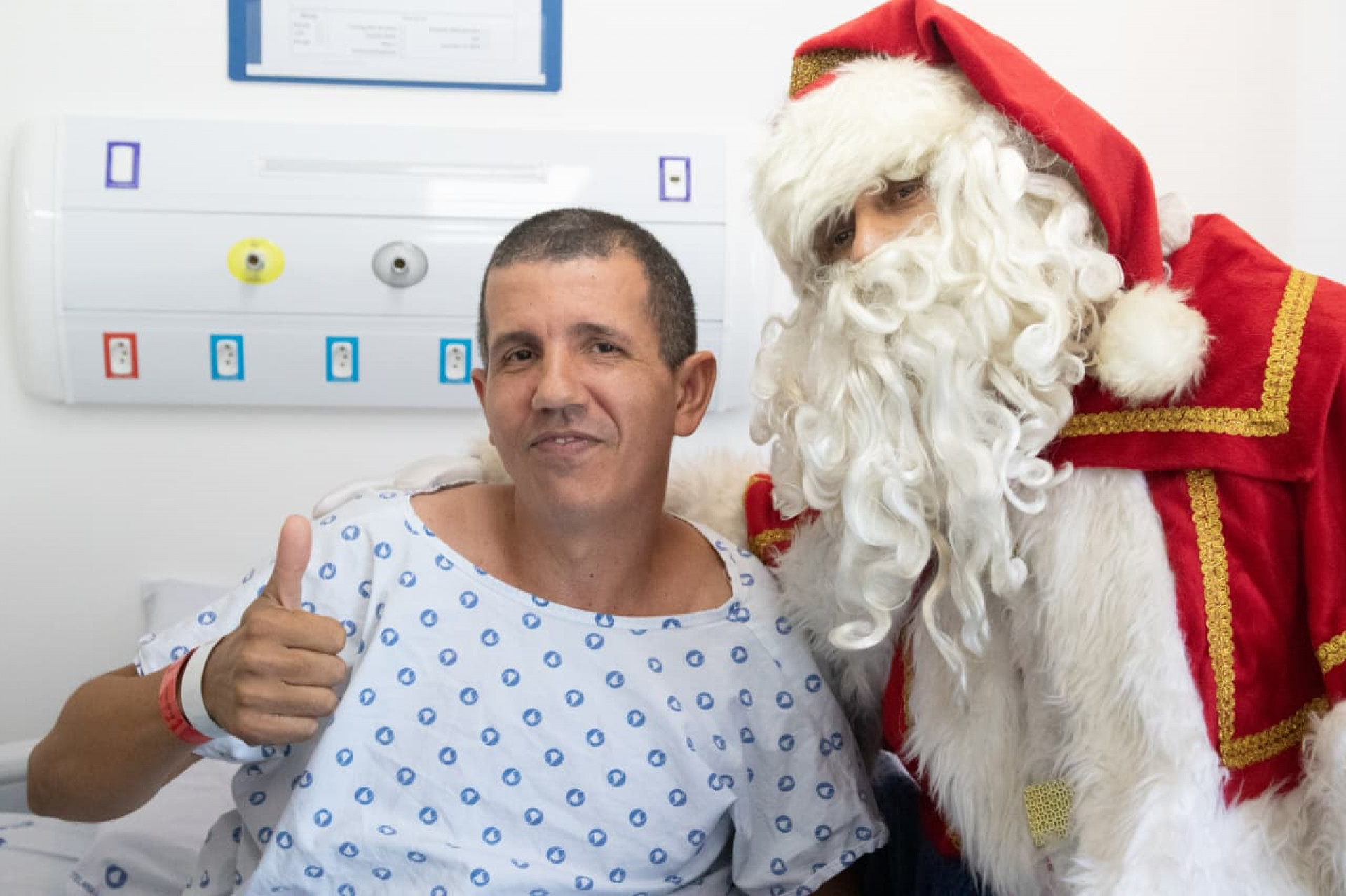 Papai Noel distribuiu carinho - &Eacute;rica Martin / Ag&ecirc;ncia O Dia