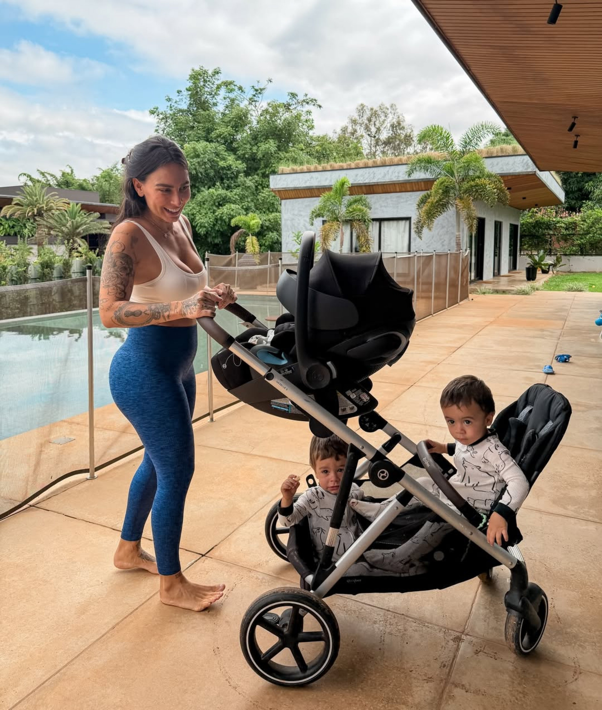 Clara Maia reúne filhos depois da alta do caçula - Reprodução / Instagram