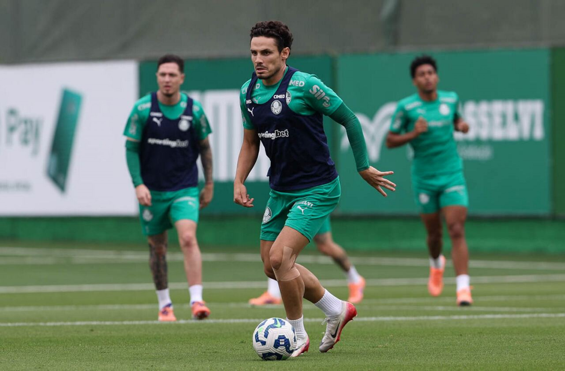 Sem Felipe Anderson, Palmeiras se prepara para enfrentar o Atlético-MG