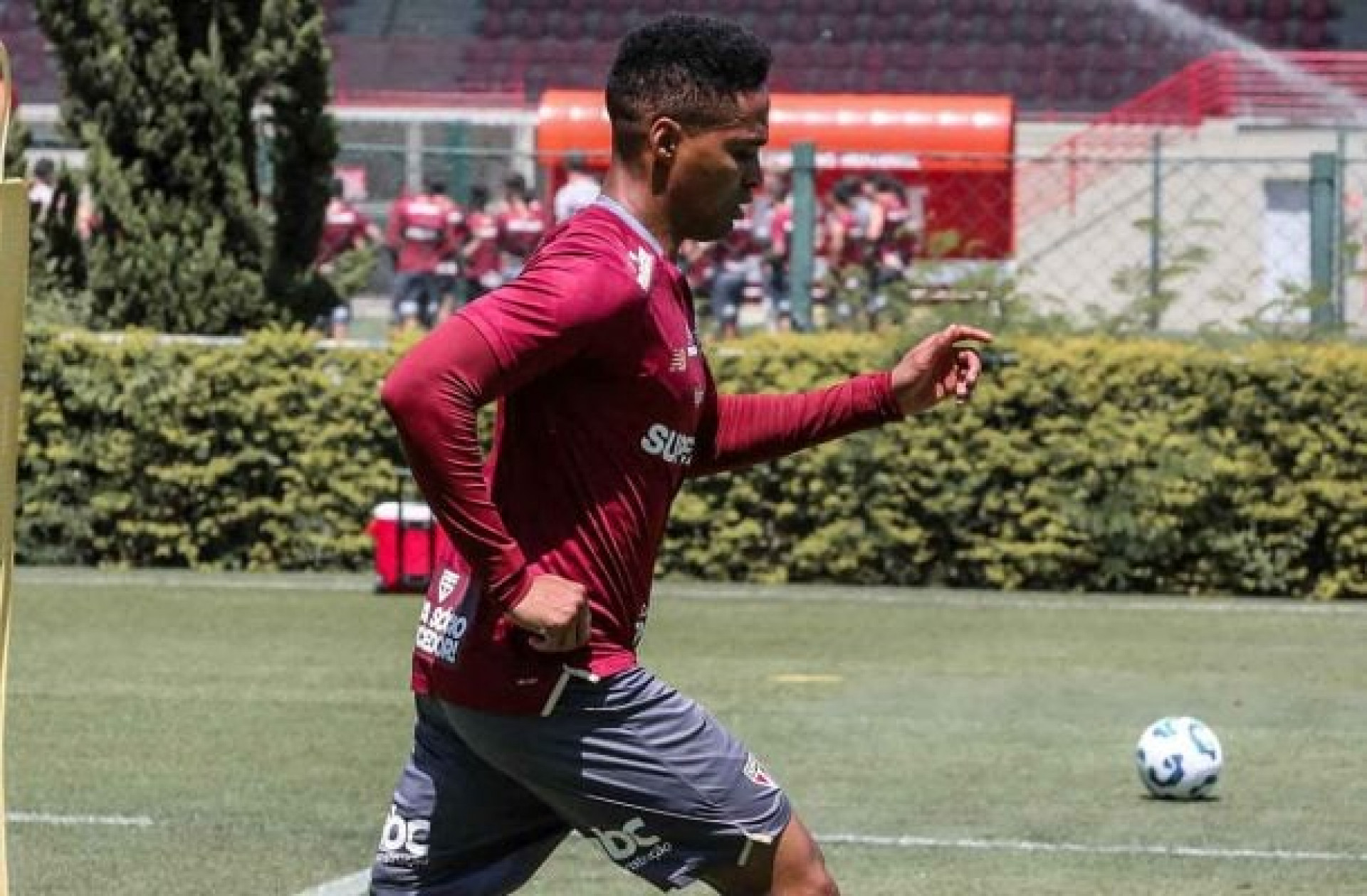 Trio participa de treino, mas ainda é dúvida no São Paulo