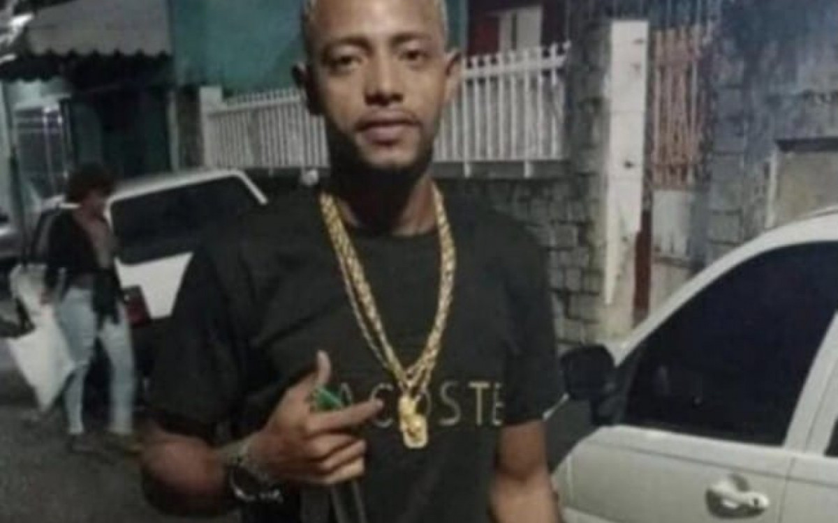 Acusado de ter matado Adrielli de 17 anos na Cidade de Deus se entregou na 166ª DP