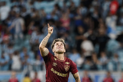 Fluminense bate o Grêmio fora de casa e entra no G-5 do Brasileirão