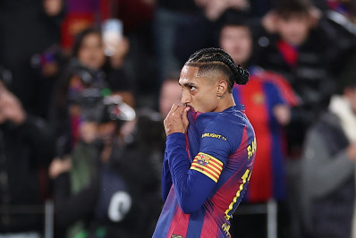 Barcelona vence o Atlético de Madrid de virada e segue na liderança do Espanhol