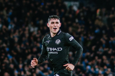 Em jogo eletrizante de nove gols, City supera o Fulham e cola na liderança