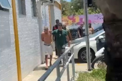 Venda de drogas à luz do dia termina em prisão na Avenida Fábio Franco