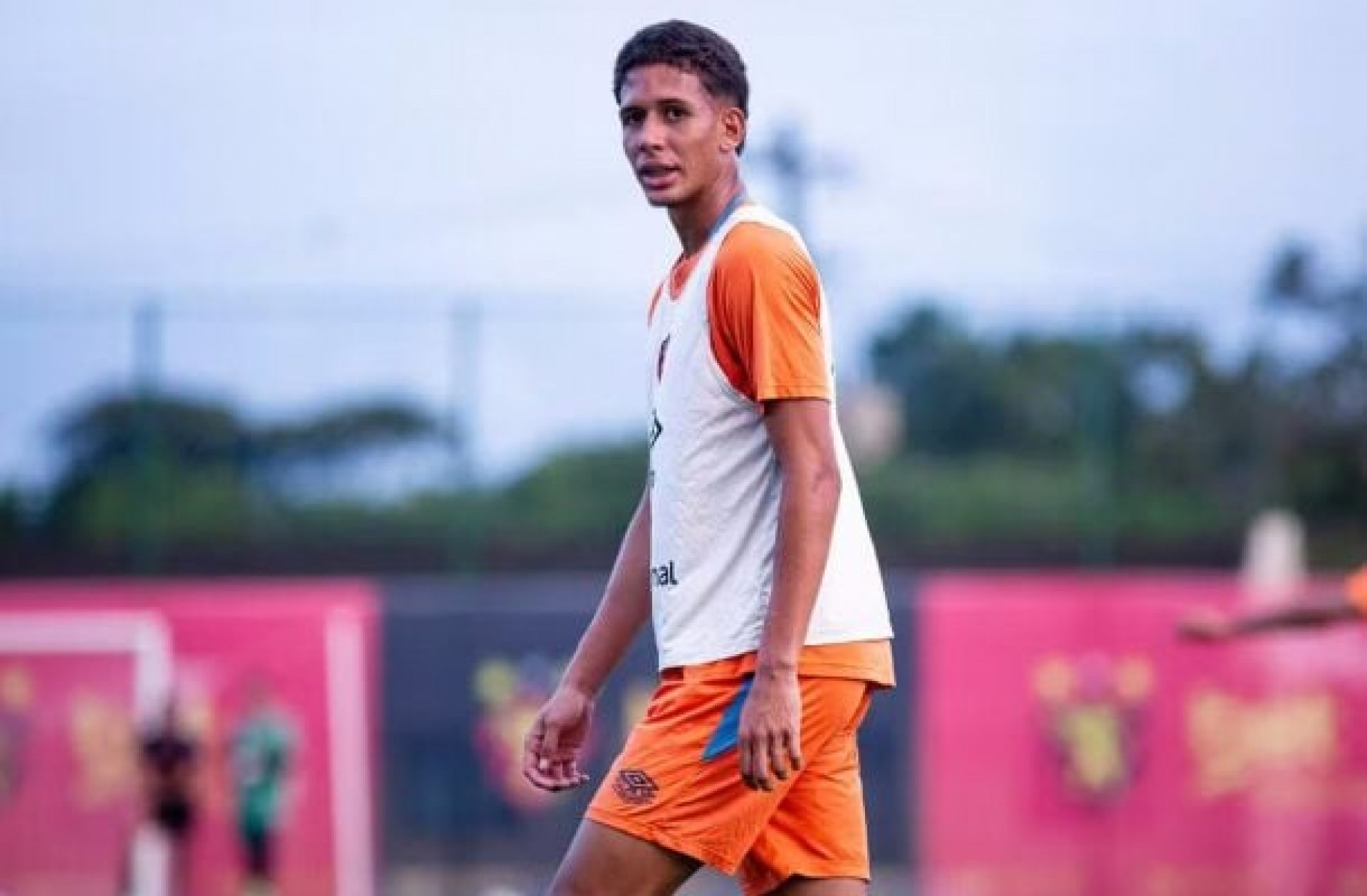 Sport vende Riquelme Felipe ao Botafogo para quitar dívidas