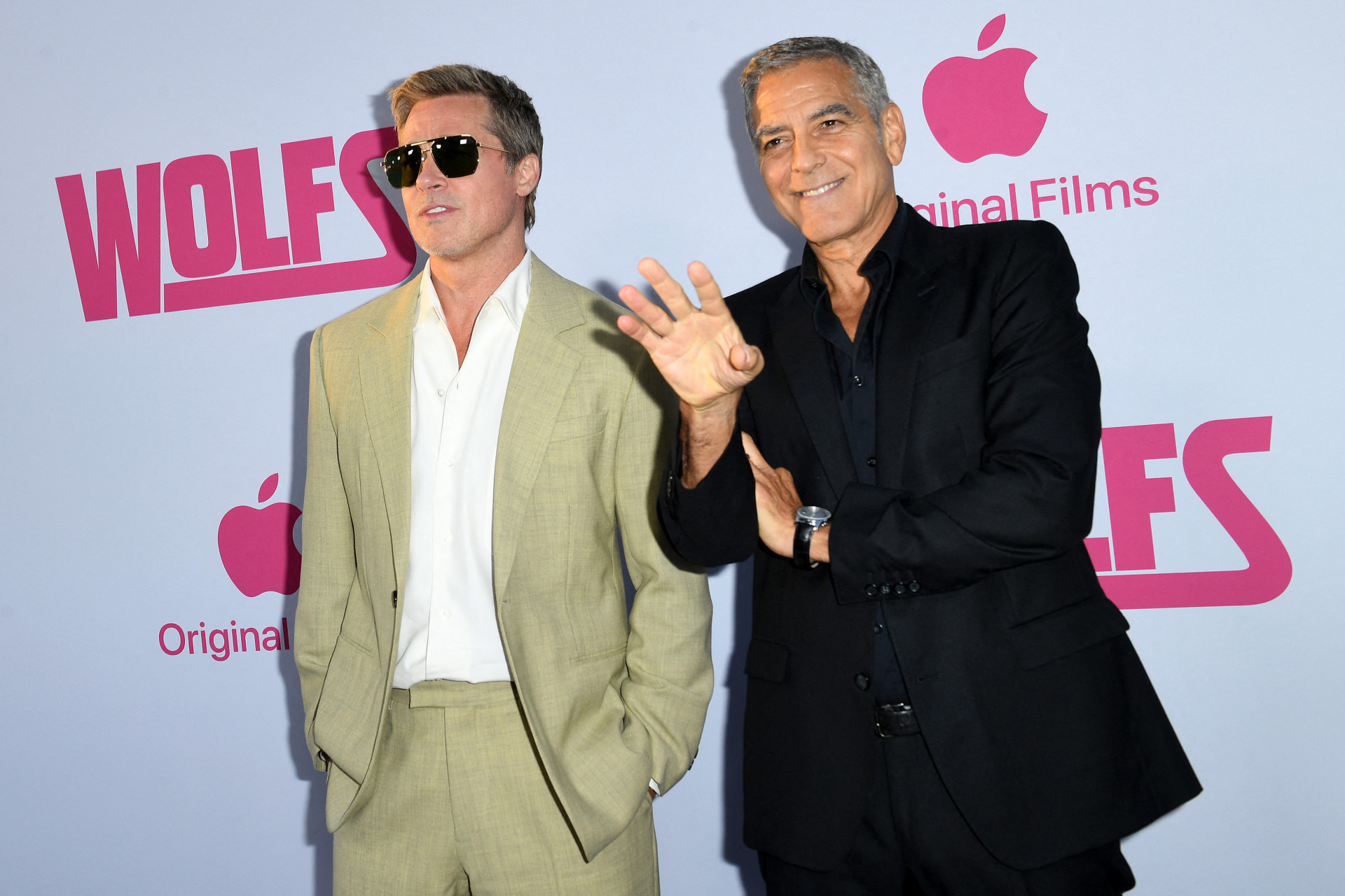 Brad Pitt e George Clooney no lançamento do filme 'Lobos', em setembro de 2024 - Valerie Macon / AFP