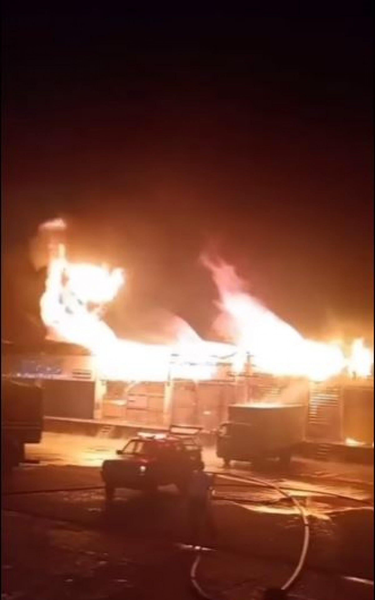 Incêndio de grandes proporções atinge pavilhão 43 na Ceasa, em Irajá - Ana Fernanda Freire