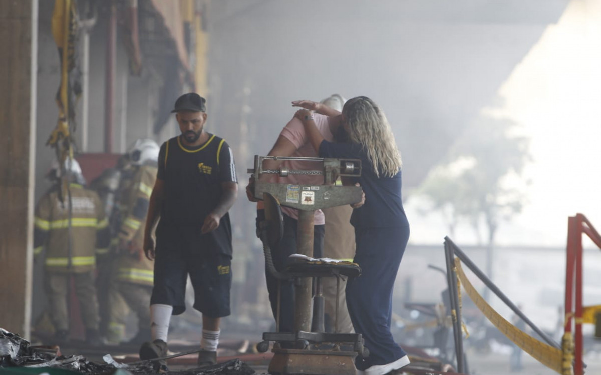 Lojistas ficaram desolados após incêndio na Ceasa, em Irajá
