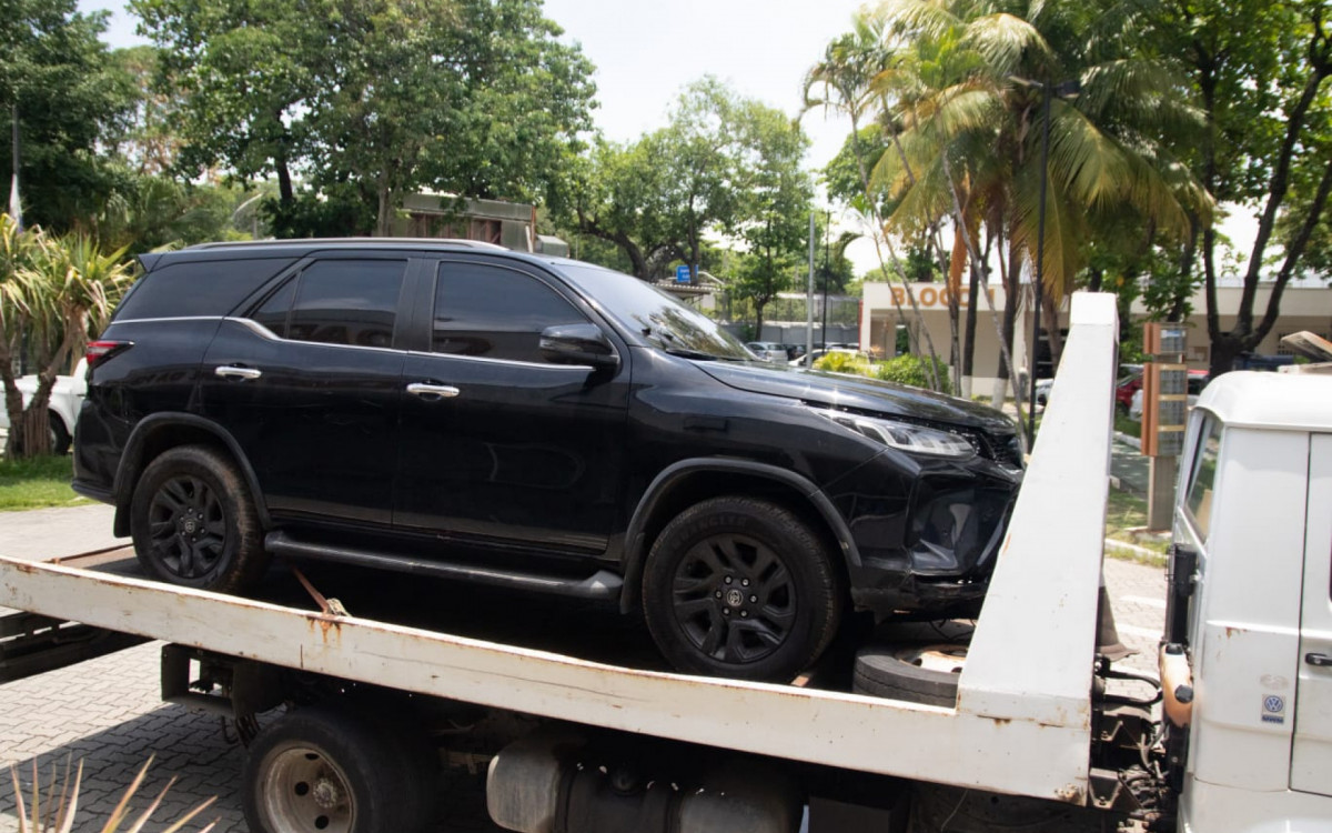 Policiais apreenderam 20 carros durante operação no Chapadão